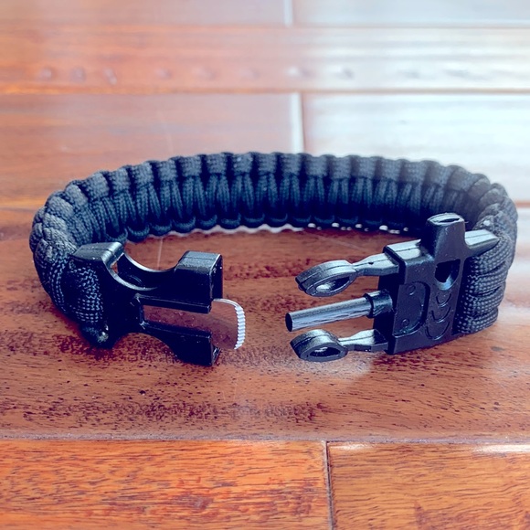 Black Fire-starter Paracord Steel Bracelet - Picture 3 of 8